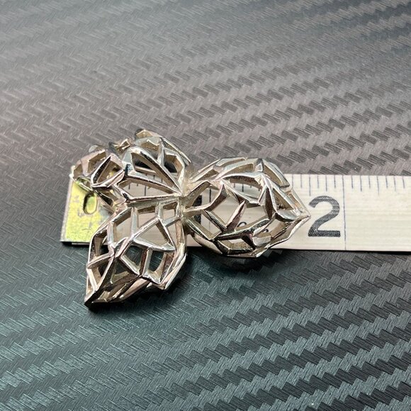 Vintage Silver Tone Crown TRIFARI Geometric Leaf Design Brooch Pin MCM - Picture 10 of 10